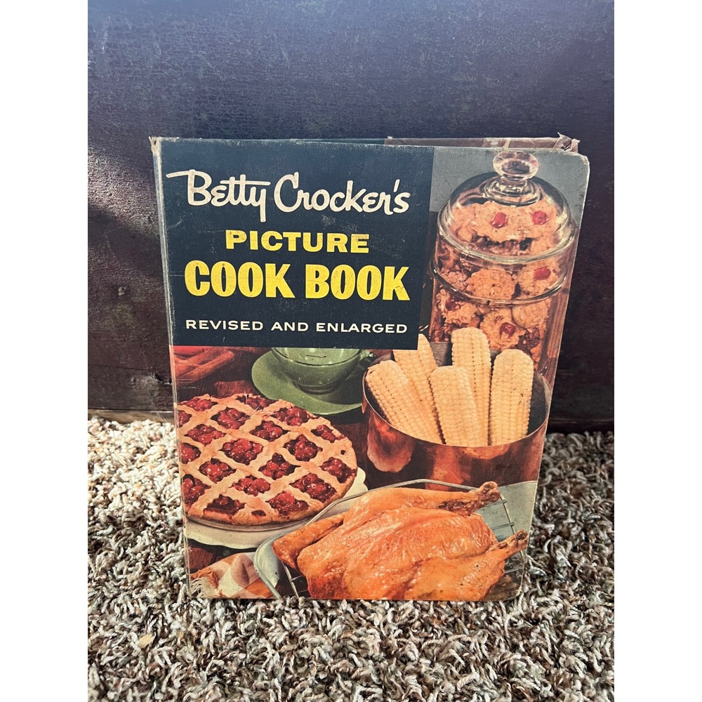 Betty Crocker's Picture Cook Book Revised and Enlarged Vintage 5-Ring Binder